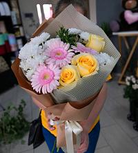 Букет цветов из:  Герберы, Розы и Хризантемы в Киренске