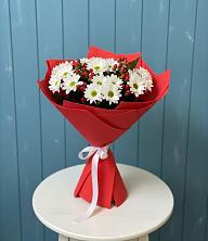 Букет ягоды на снегу в Киренске Букет цветов из:  Хризантемы в Киренске