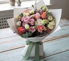 Букет цветов из:  Розы, Лизиантусы и Гвоздики #REPLACE_PRED# Киренске