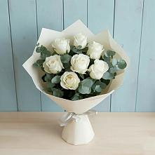 Букет Белые розы в Эвкалипте в Киренске